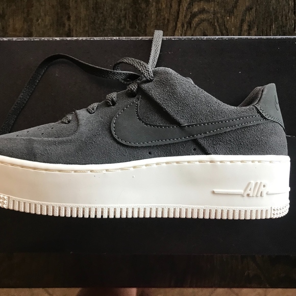 air force 1 sage low platform sneaker grey